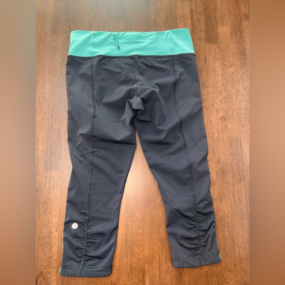Lululemon Cut the 20" Crop Ruched Luxstreme Capri Gym Running Casual Comfy Sz 8 - Picture 3 of 7
